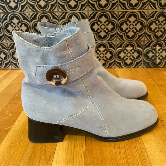 Bisou Bisou Shoes - Bisou Bisou Big Button Blue Suede Leather Booties Y2K Boots